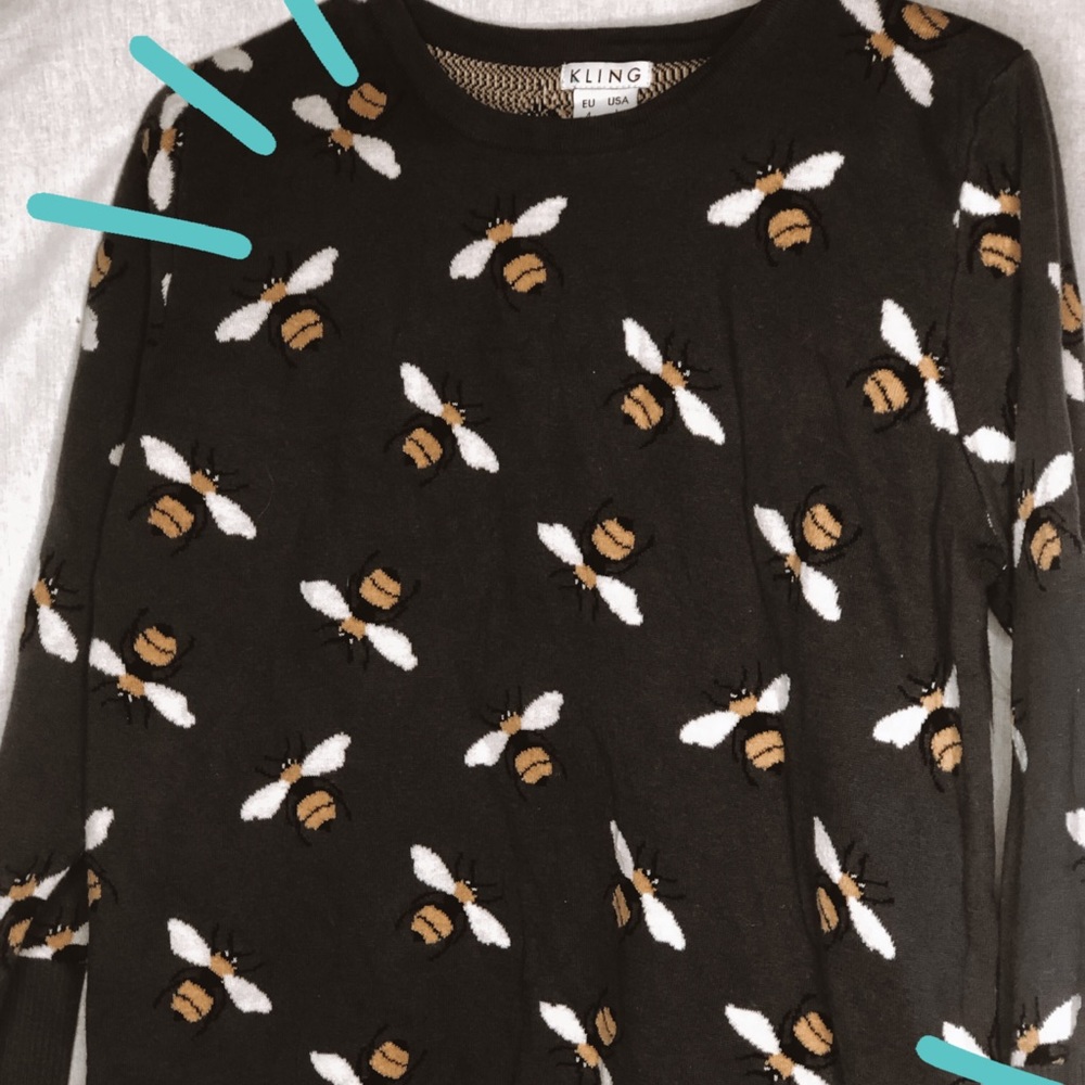 TRENDY BUMBLE BEE SWEATER!!
